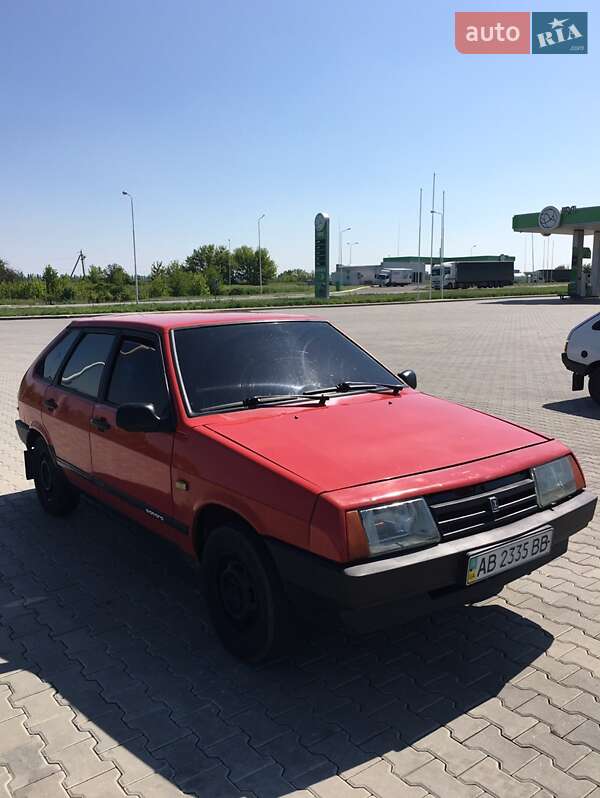 Хэтчбек ВАЗ 2109 1990 в 