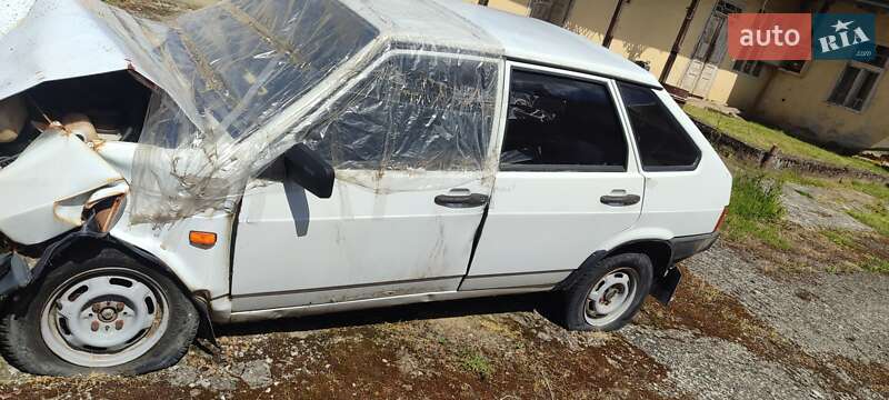 Хэтчбек ВАЗ / Lada 2109 2006 в Ужгороде