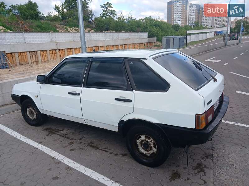 Хэтчбек ВАЗ / Lada 2109 1993 в Киеве