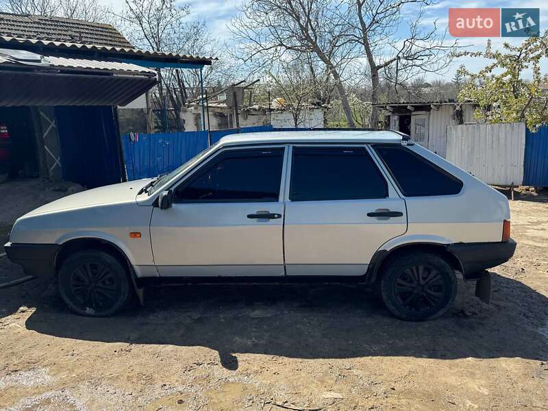 Хэтчбек ВАЗ / Lada 2109 2004 в Черновцах