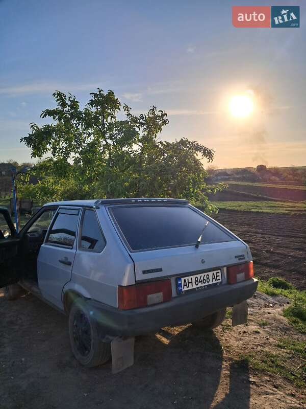 Хэтчбек ВАЗ / Lada 2109 2004 в Черновцах