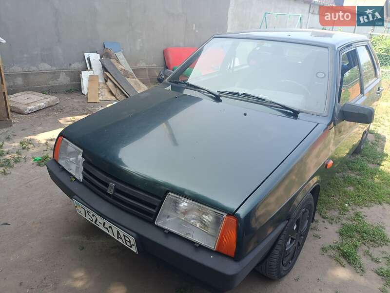 Хэтчбек ВАЗ 2109 2002 в 