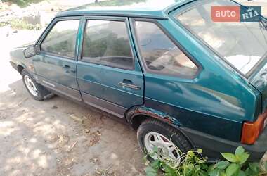 Хэтчбек ВАЗ 2109 1997 в 