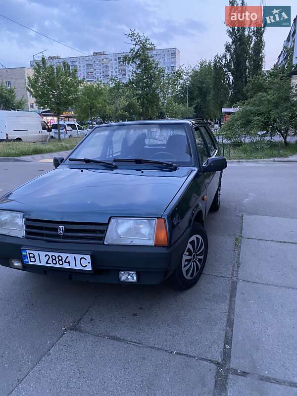 Хэтчбек ВАЗ / Lada 2109 2004 в Киеве
