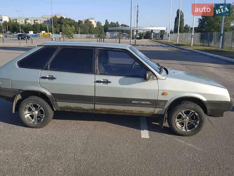 Хетчбек ВАЗ / Lada 2109 2002 в Харкові