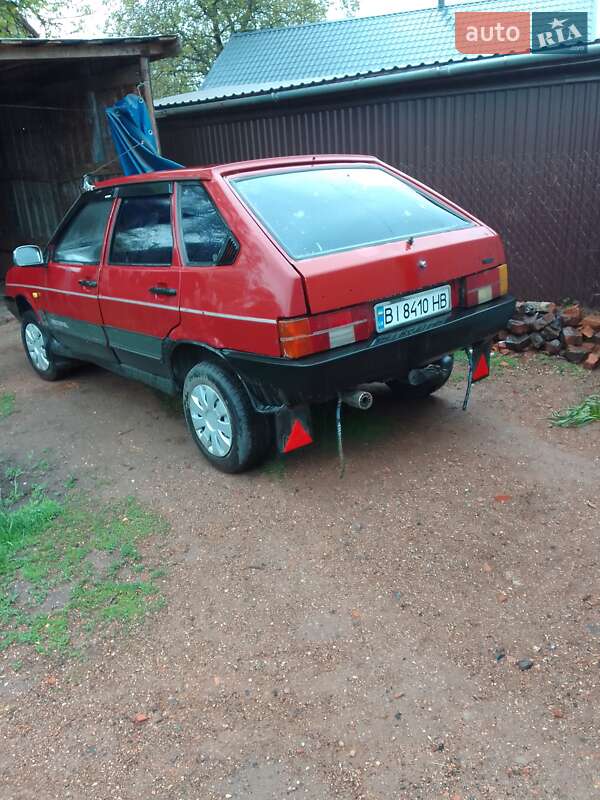 Хэтчбек ВАЗ / Lada 2109 1993 в Гадяче