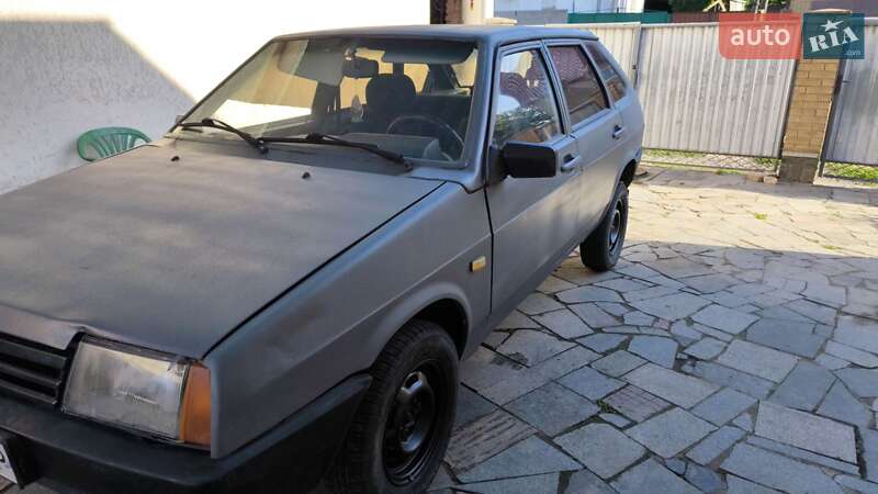 Хэтчбек ВАЗ / Lada 2109 2001 в Звенигородке