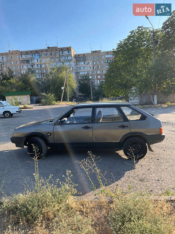 Хэтчбек ВАЗ / Lada 2109 1990 в Кривом Роге