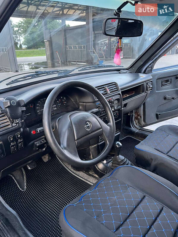 Хэтчбек ВАЗ / Lada 2109 1996 в Жовкве