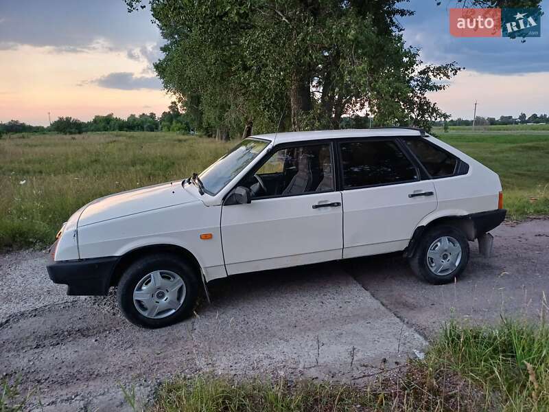 Хэтчбек ВАЗ / Lada 2109 1989 в Шостке