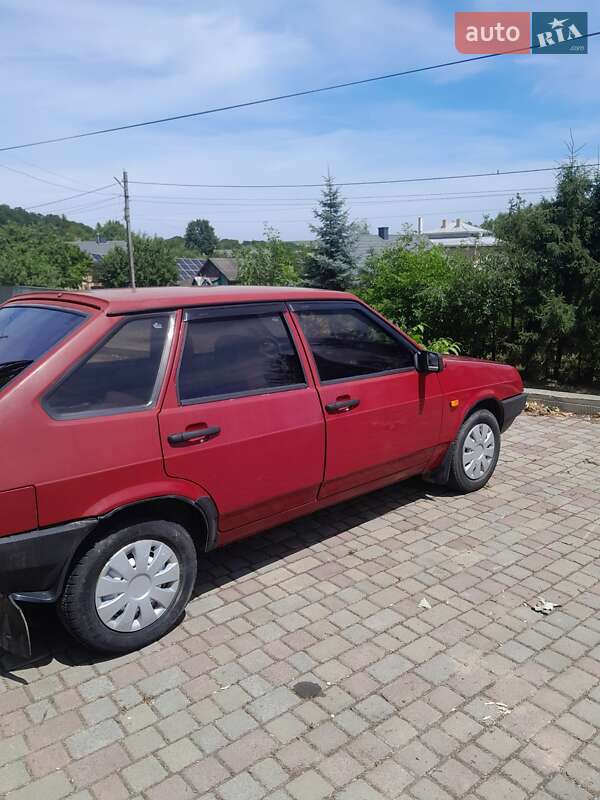 Хэтчбек ВАЗ / Lada 2109 1993 в Черновцах