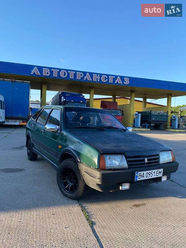 Хэтчбек ВАЗ 2109 1993 в 