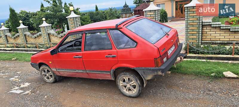Хетчбек ВАЗ / Lada 2109 1995 в Чернівцях