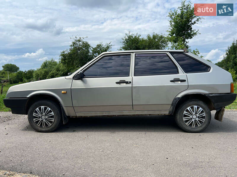Хэтчбек ВАЗ / Lada 2109 2005 в Хмельницком