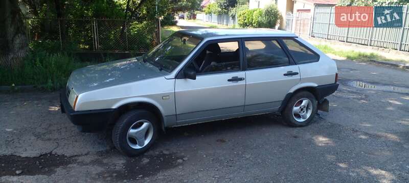 Хетчбек ВАЗ / Lada 2109 2003 в Ужгороді