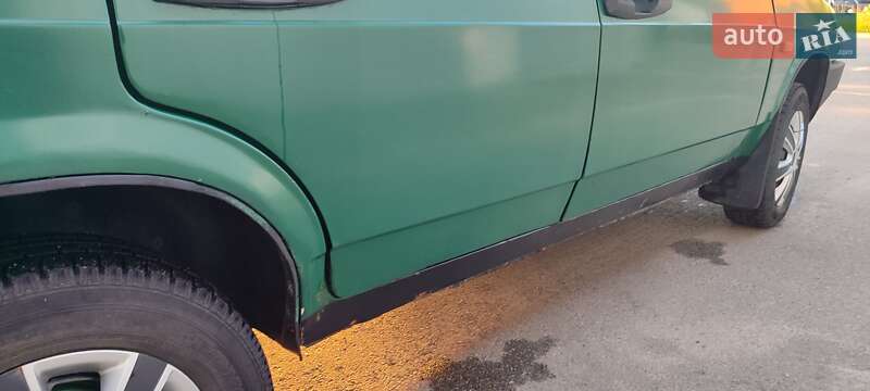 Хэтчбек ВАЗ / Lada 2109 2000 в Сумах