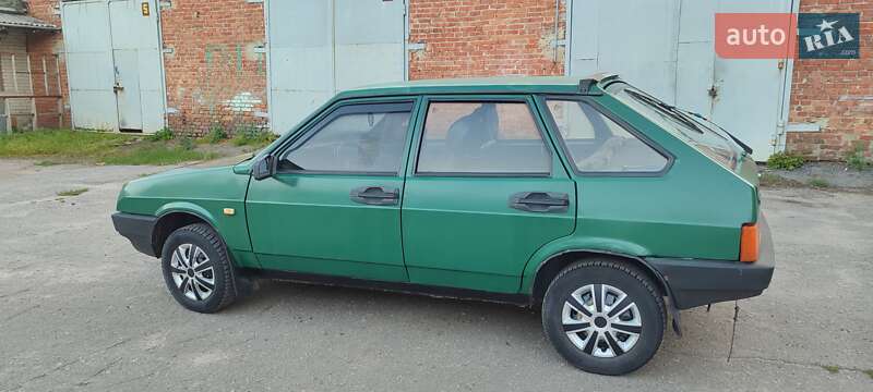 Хэтчбек ВАЗ / Lada 2109 2000 в Сумах