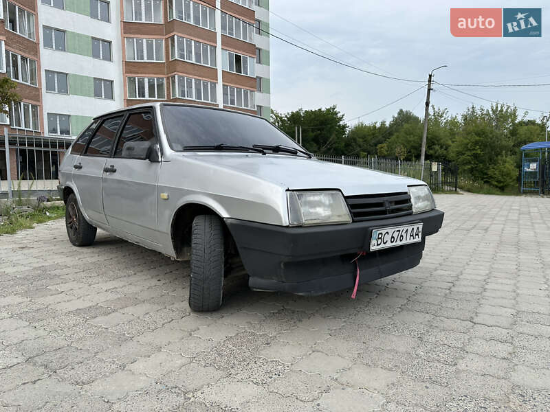 Хэтчбек ВАЗ / Lada 2109 2002 в Львове