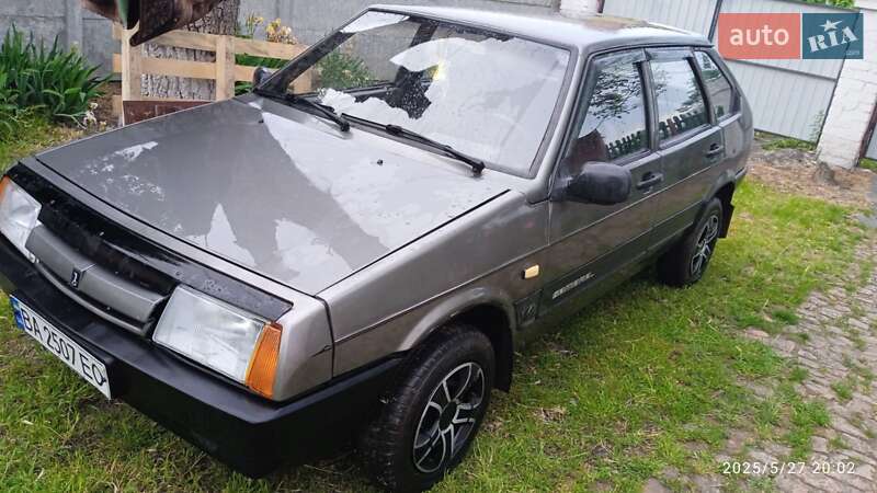 Хэтчбек ВАЗ / Lada 2109 1988 в Александрие фото 3 Хэтчбек ВАЗ / Lada 2109 1988 в Александрие