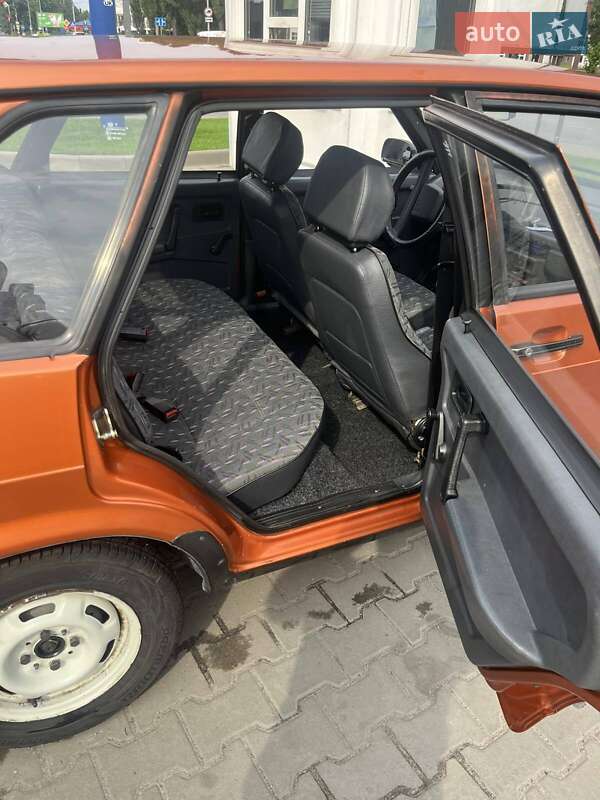 Хэтчбек ВАЗ / Lada 2109 1998 в Киеве