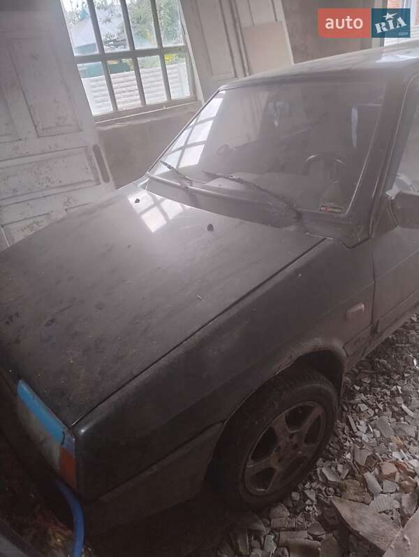 Хетчбек ВАЗ / Lada 2109 2002 в Ріпках фото 3 Хетчбек ВАЗ / Lada 2109 2002 в Ріпках