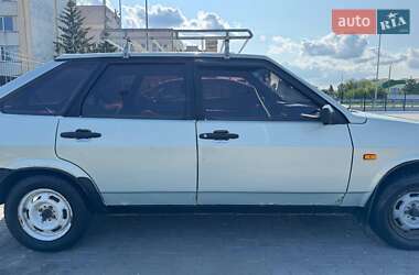 Хэтчбек ВАЗ 2109 2003 в 