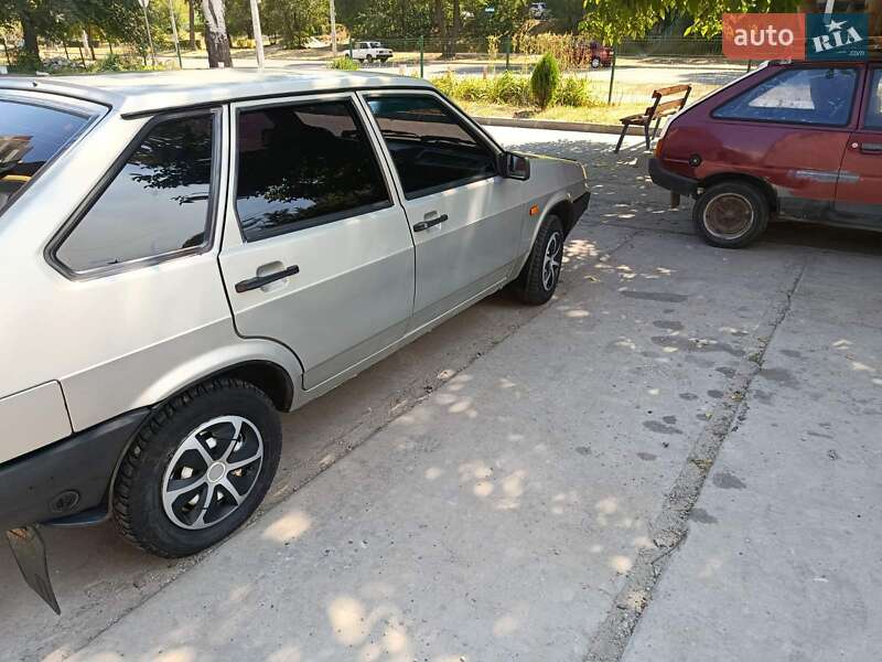 Хэтчбек ВАЗ / Lada 2109 2006 в Запорожье фото 16 Хэтчбек ВАЗ / Lada 2109 2006 в Запорожье