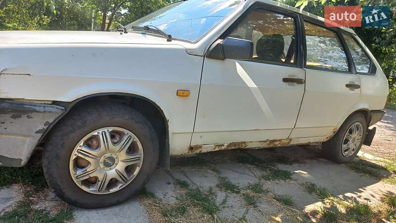 Хэтчбек ВАЗ / Lada 2109 1988 в Знаменке