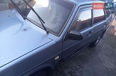 Хэтчбек ВАЗ 2109 1993 в 
