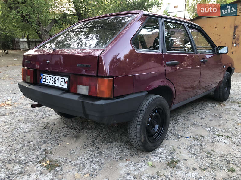 Хэтчбек ВАЗ / Lada 2109 2000 в Николаеве фото 3 Хэтчбек ВАЗ / Lada 2109 2000 в Николаеве