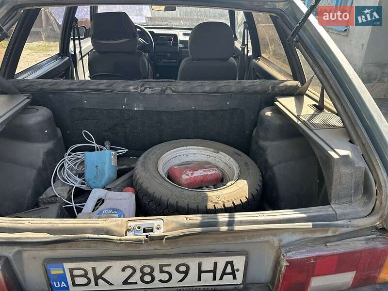 Хэтчбек ВАЗ / Lada 2109 2002 в Великом Бурлуке