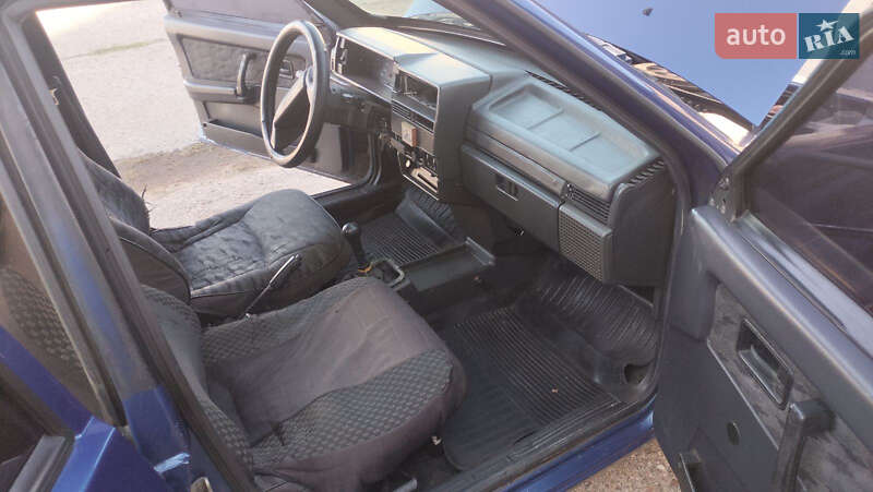Хетчбек ВАЗ / Lada 2109 2002 в Миколаєві