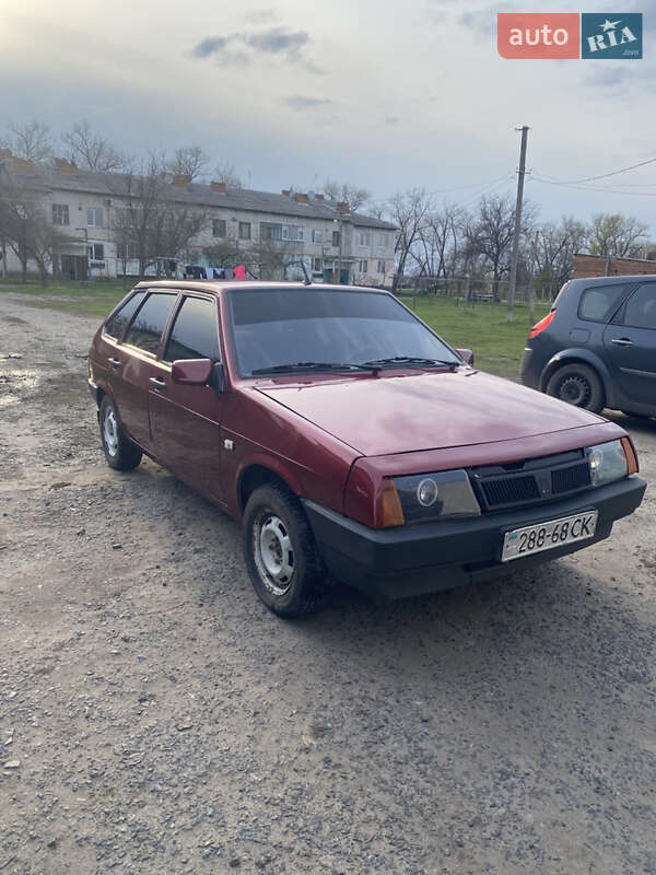 Хэтчбек ВАЗ 2109 1994 в 