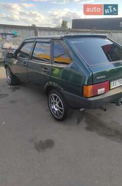 Хэтчбек ВАЗ 2109 2003 в 