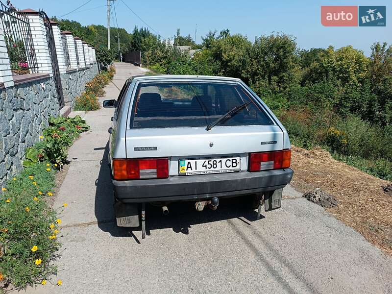 Хэтчбек ВАЗ / Lada 2109 2003 в Украинке