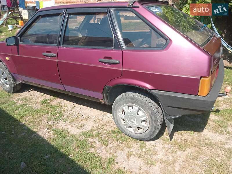 Хэтчбек ВАЗ / Lada 2109 1995 в Монастыриске
