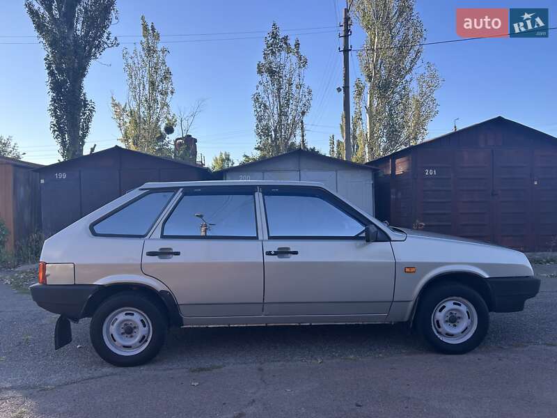 Хэтчбек ВАЗ / Lada 2109 2009 в Киеве