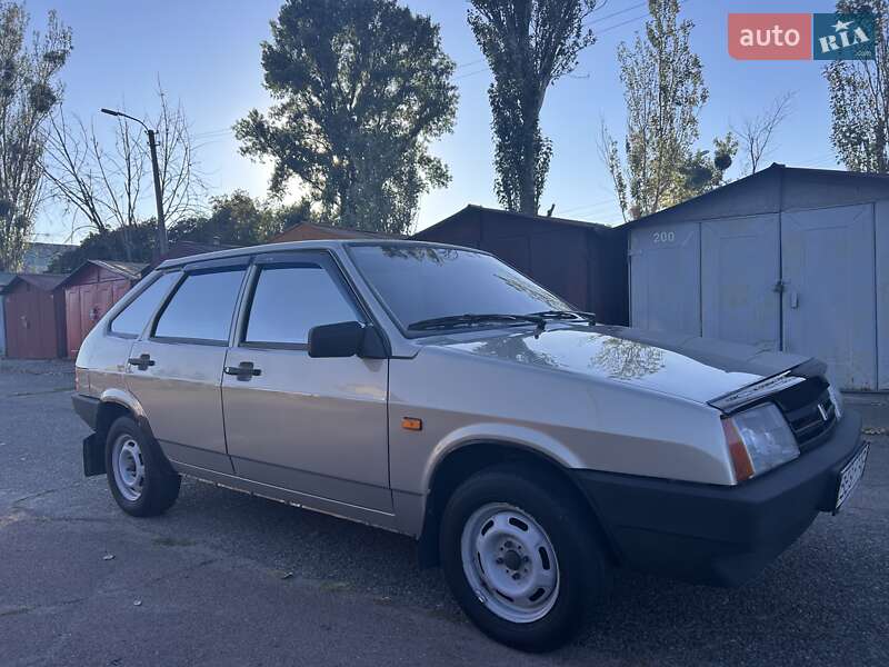 Хэтчбек ВАЗ / Lada 2109 2009 в Киеве
