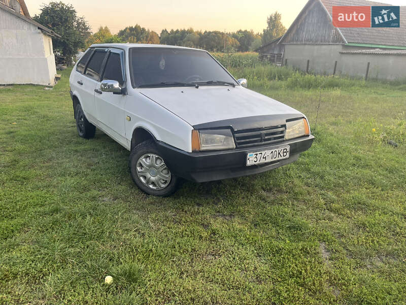 Хэтчбек ВАЗ 2109 1999 в 