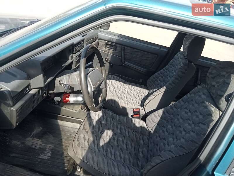 Хэтчбек ВАЗ / Lada 2109 2002 в Житомире