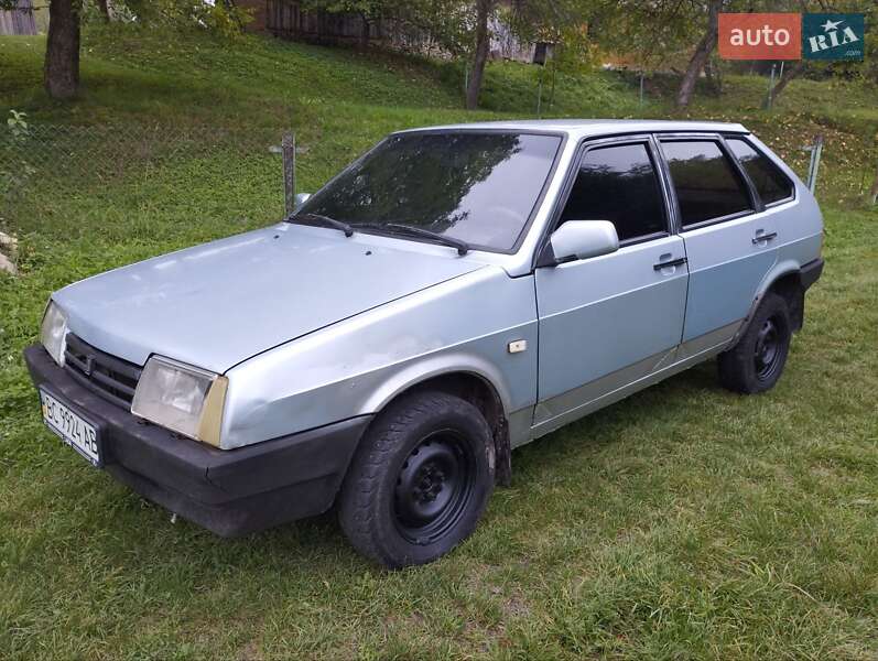 Хэтчбек ВАЗ 2109 2001 в 