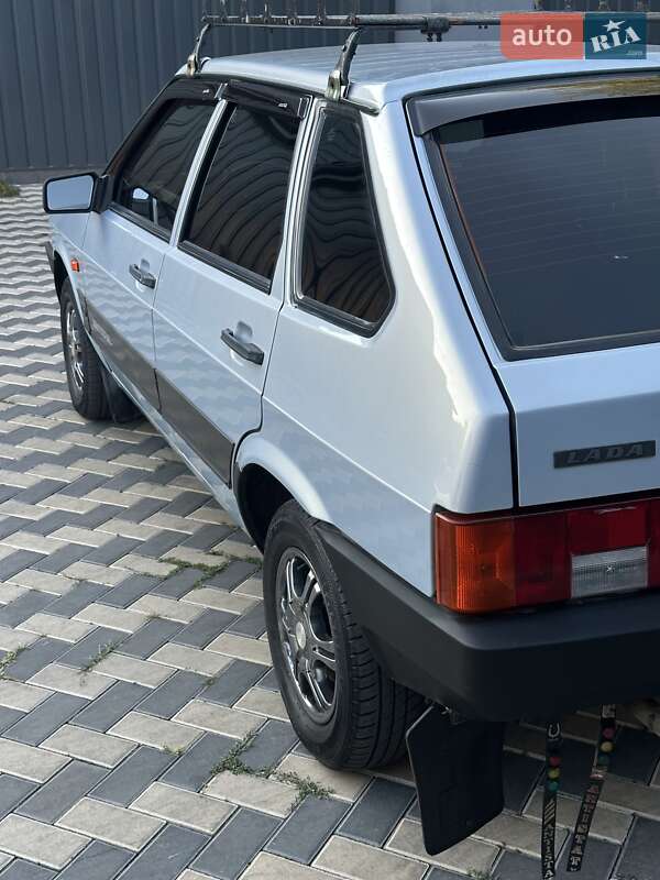 Хэтчбек ВАЗ / Lada 2109 2004 в Николаеве фото 19 Хэтчбек ВАЗ / Lada 2109 2004 в Николаеве