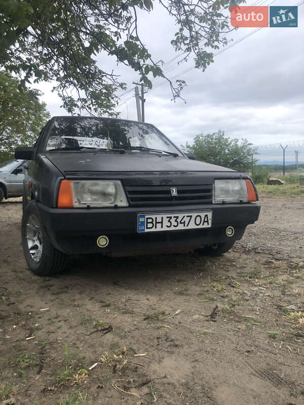 Хэтчбек ВАЗ 2109 2001 в 