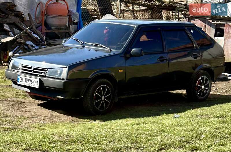 Хэтчбек ВАЗ / Lada 2109 2000 в Львове