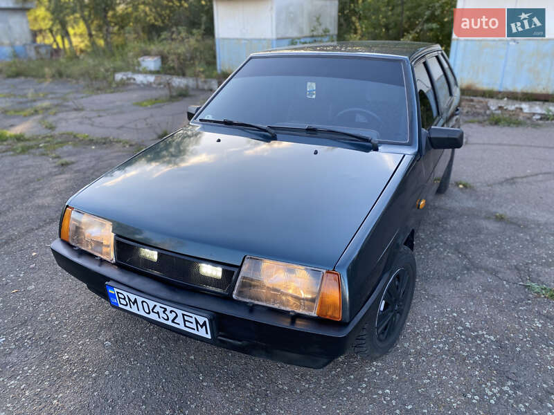 Хэтчбек ВАЗ / Lada 2109 2005 в Мирополе