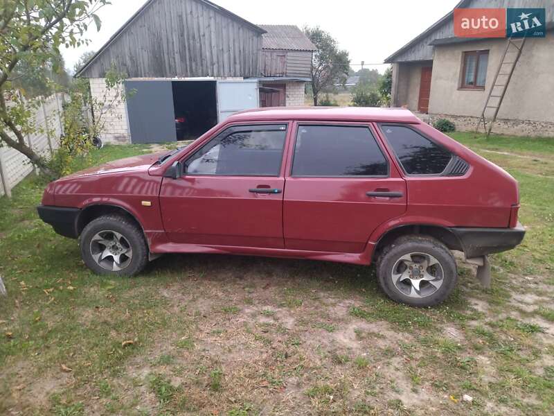 Хэтчбек ВАЗ / Lada 2109 1992 в Костополе