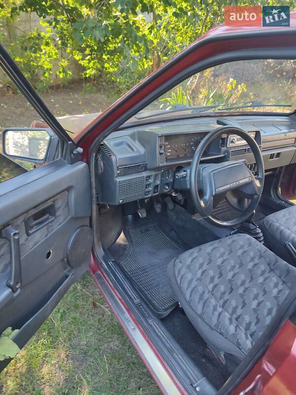 Хэтчбек ВАЗ / Lada 2109 2002 в Каменском