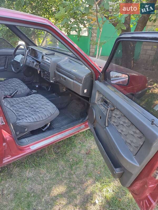 Хэтчбек ВАЗ / Lada 2109 2002 в Каменском