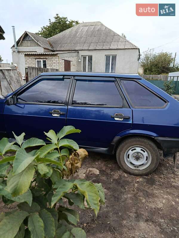 Хэтчбек ВАЗ / Lada 2109 2003 в Барвенкове фото 3 Хэтчбек ВАЗ / Lada 2109 2003 в Барвенкове