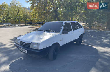Хэтчбек ВАЗ 2109 1988 в 